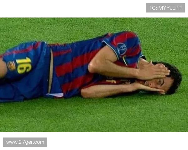 马奎尔假摔演技遭全场群嘲风波